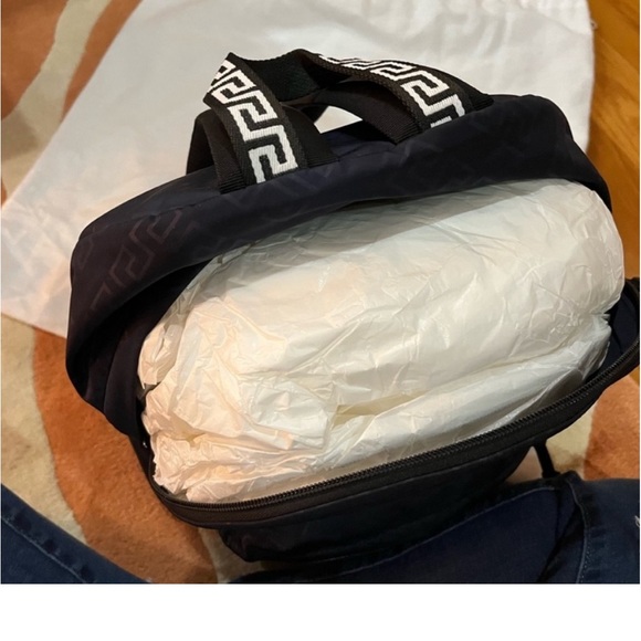 Versace back back - Picture 7 of 7